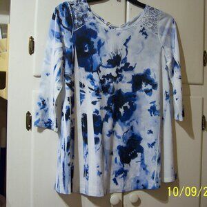 Impluse of Calif Blue Flowered Blouse/Shirt